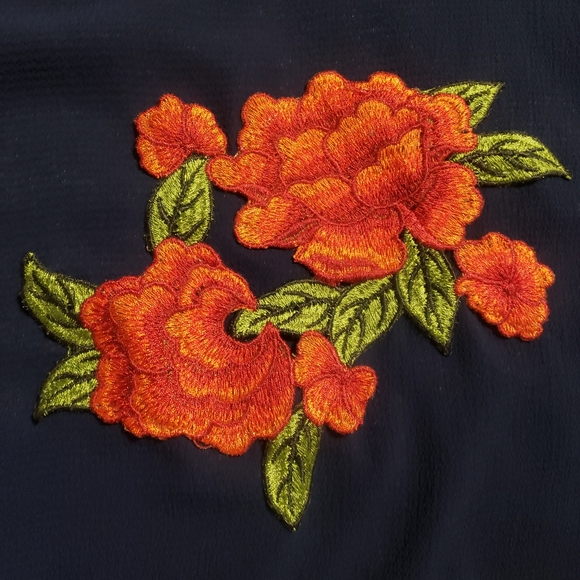 Rose blouse - Picture 3 of 3